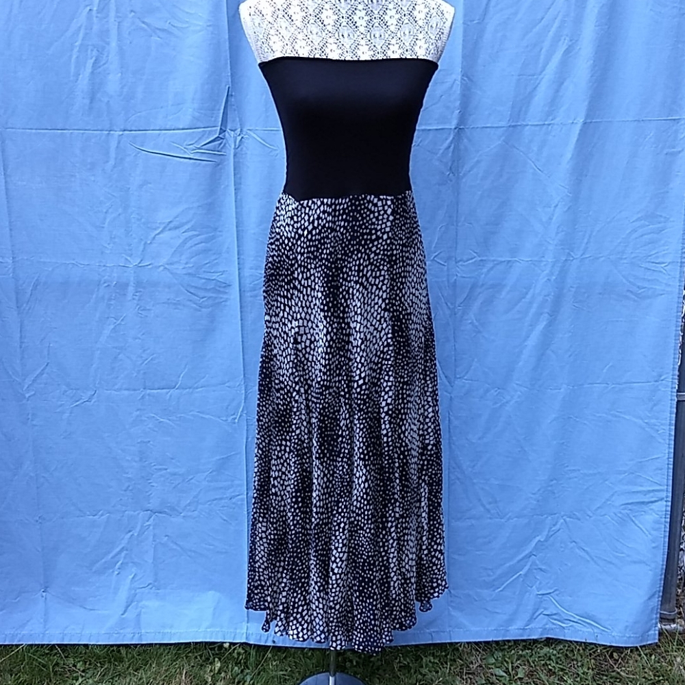 Black and white dress/skirt